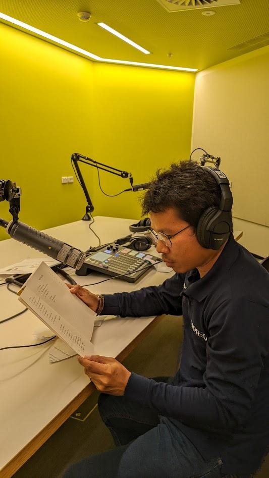 Gordon Conochie (@gordonconochie) on Twitter photo Hear the Tiger! Listen to Cambodians in their own words share how the world's longest serving prime minister nearly lost power & what he did to hold on to it. Thanks <a href="/ritthyou/">Ritthy OU (អ៊ូ រិទ្ធី)</a> for helping to narrate. <a href="/MonashPub/">Monash University Publishing</a> <a href="/latrobe/">La Trobe University</a> audible.com.au/pd/A-Tiger-Rul… Hear the Tiger! Listen to Cambodians in their own words share how the world's longest serving prime minister nearly lost power & what he did to hold on to it. Thanks <a href="/ritthyou/">Ritthy OU (អ៊ូ រិទ្ធី)</a> for helping to narrate. <a href="/MonashPub/">Monash University Publishing</a> <a href="/latrobe/">La Trobe University</a> audible.com.au/pd/A-Tiger-Rul…