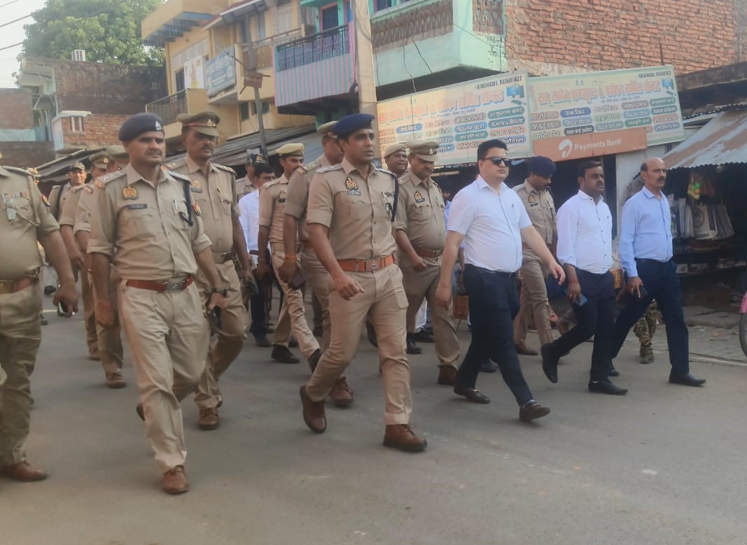 🔹 जिला निर्वाचन अधिकारी निखिल टी0 फुंडे व पुलिस अधीक्षक चन्दौली डॉ अनिल कुमार ने थानाक्षेत्र नौगढ़ के दूरस्थ व अतिसंवेदनशील मतदान केन्द्रों का किया निरीक्षण। facebook.com/share/p/cSNGLE…