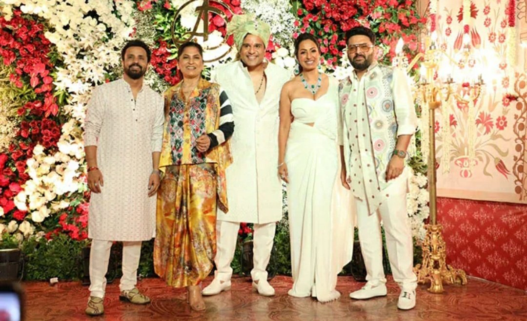 Krushna Abhishek Kapil Sharma sir and the whole team reached #ArtiSingh wedding ❣️💯

#krushnaabhishek #KapilSharma