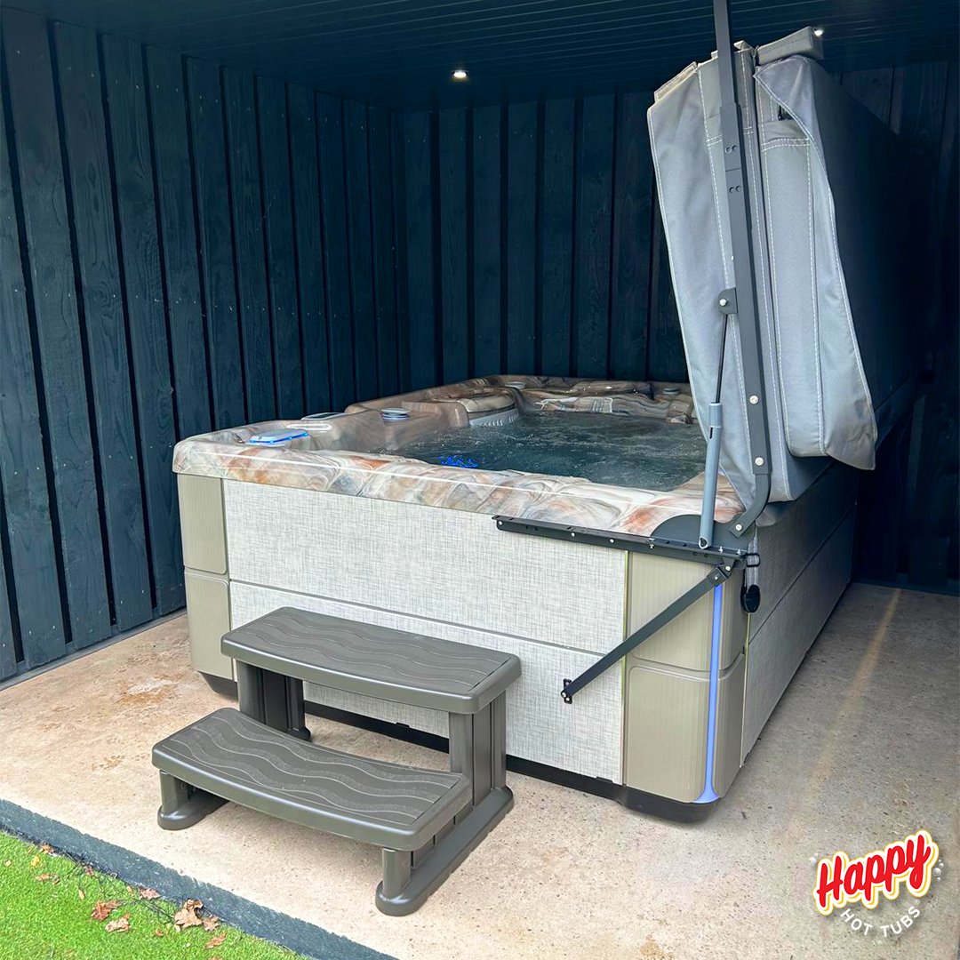 Love this setup!📷

#HappyHotTubs #HotTubs #HotTub #GardenInspo #HotTubDelivery #HotTubbing #HotSpring