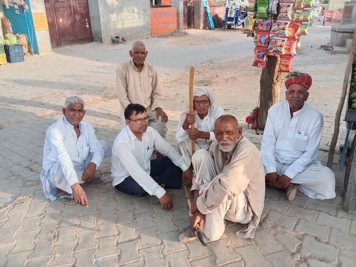 यह साथ बहुत अच्छा है बस अच्छी सोच इसी में ही है सब राम-राम करते हैं इनके साथ की मस्ती हमें ध्यान लगाने में मदद करती है   #FuturePrediction #future
#ChangeForTomorrow #prediction
#PrepareForFuture #BeFutureReady #SecretsOfFuture #DeraSachaSauda 
#BabaRamRahim #SaintDrMSG