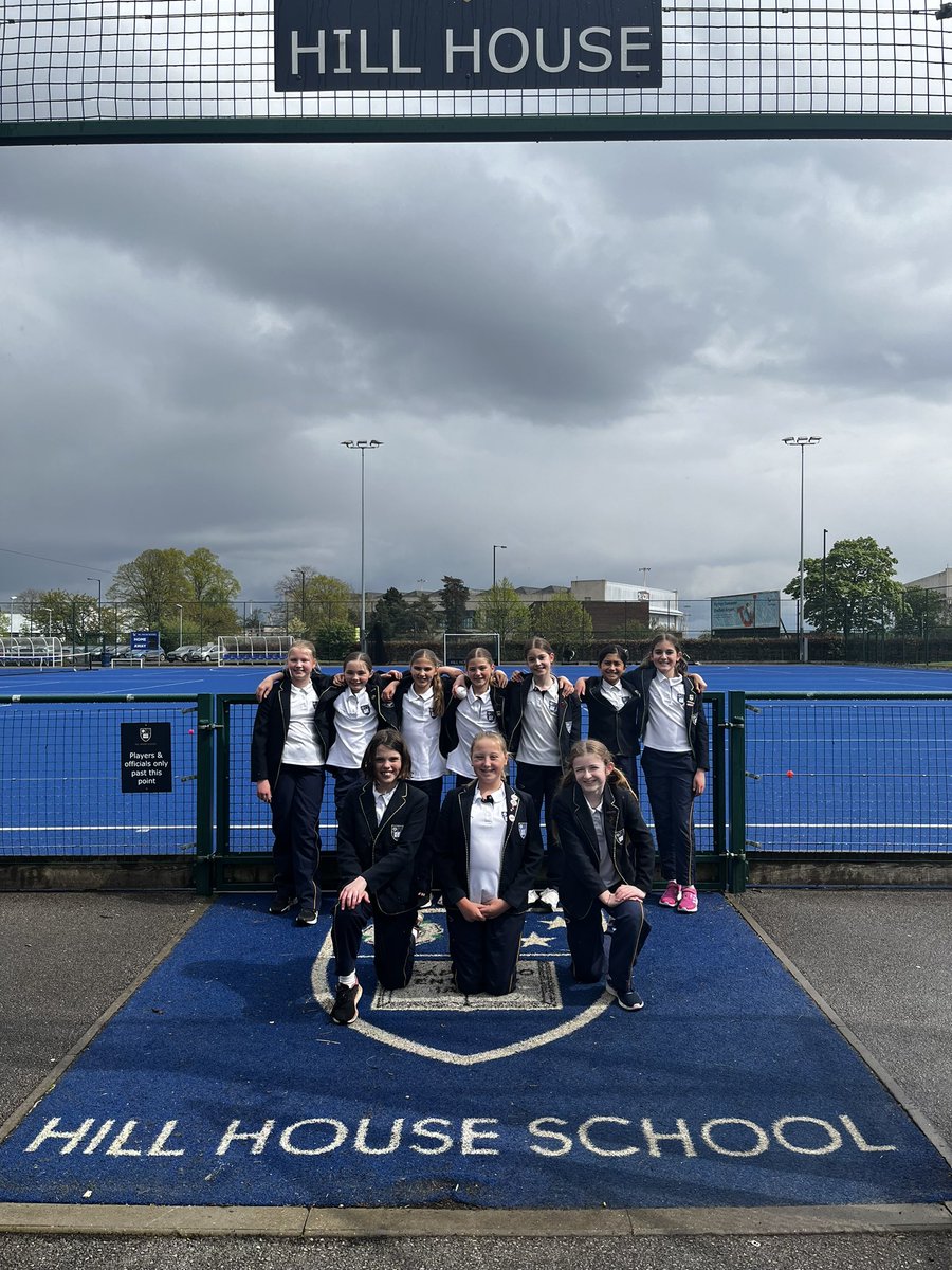 🏏Year Six🏏 April showers won’t dispel our cricket this afternoon - best of luck to Year Six against @RanbyHouse! #TogetherWeCan #DoncasterIsGreat #SheffieldIsSuper