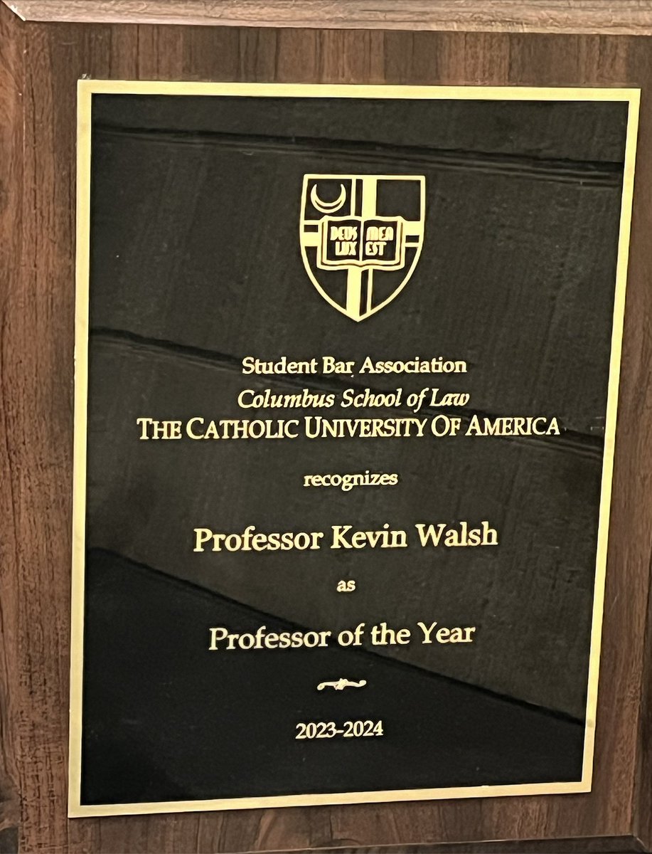 I was filled with joy and gratitude to receive the 'Professor of the Year' award at our Columbus Awards evening last week @CathULaw. Even sweeter was to be joined by my @CIT_CUA colleagues, @ChadSquitieri (Evening Professor of the Year) and @WillKamin (Most Supportive Professor).