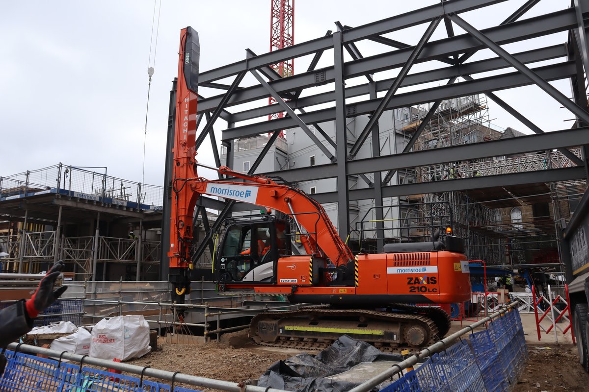 London City Site Visits!🏙️🚧 Site visit with AJ Morris Roe. Our telescopic excavators are designed to enable you to complete underground construction projects safely and on schedule. Capable of removing soil from depths of 30m below ground level. Flanneryplanthire #PlanthireUK