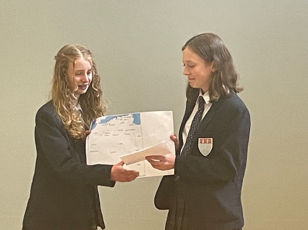 Y8 French students were re-roomed to the main hall on Friday. They took advantage of the space to present a weather forecast in French to the rest of the class!