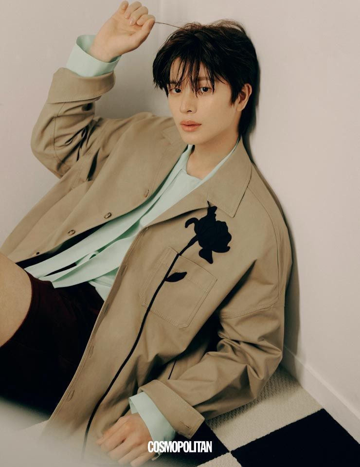 LINDÍSSIMO! O Yook Sungjae (BTOB) para a revista coreana Cosmopolitan.