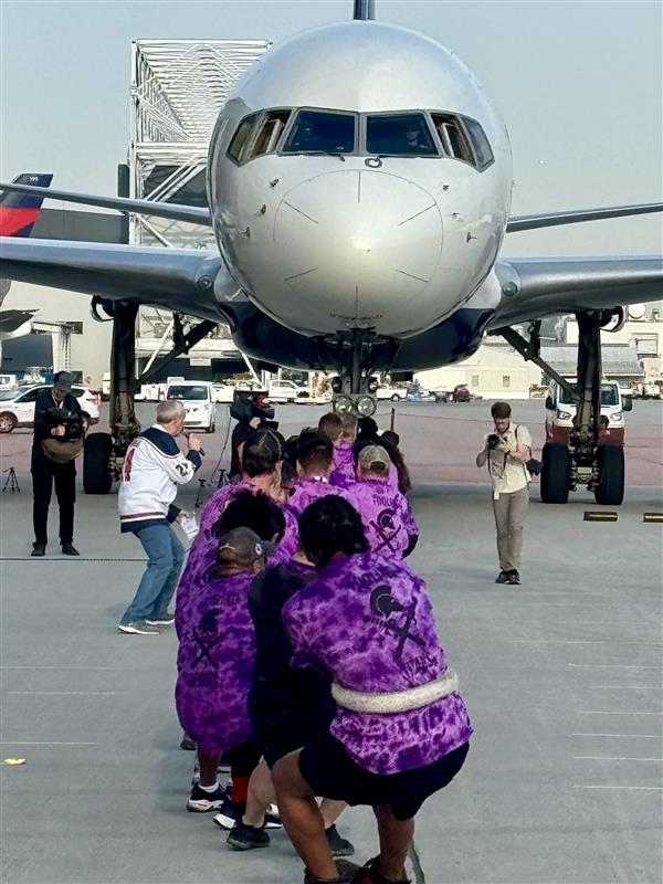 HAPPENING NOW: Delta employees are pulling a jet plane on the tarmac of the Atlanta airport to raise money for cancer. >> tinyurl.com/9u4pxm6f