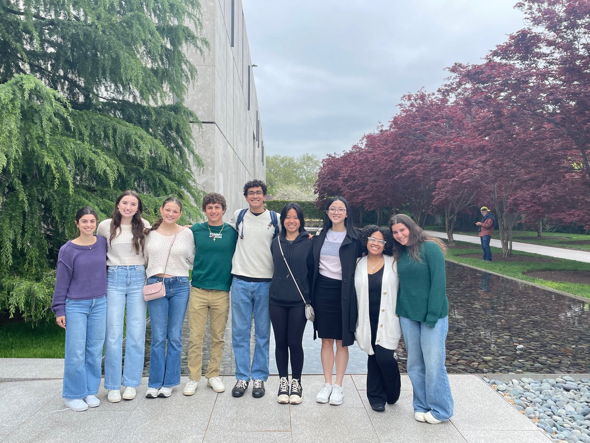 Learning beyond the classroom! 🇫🇷 Last week, Madame Thiel's AP French students were treated to an afternoon at the Barnes Foundation museum, furthering their study of impressionism and optimizing their experiential learning opportunities. Quelle superbe journée!