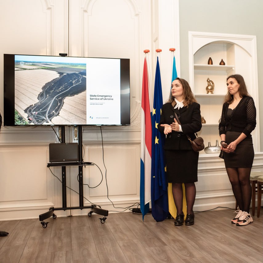 On April 17th, Embassy of Ukraine in the Netherlands presented the art project “The Tree of Life: Ecocide, Loss and Hope” in The Hague, where the visitors were shown an exhibition of artworks. UAnimals contributed with photographs that focus on ecocide and a special presentation…