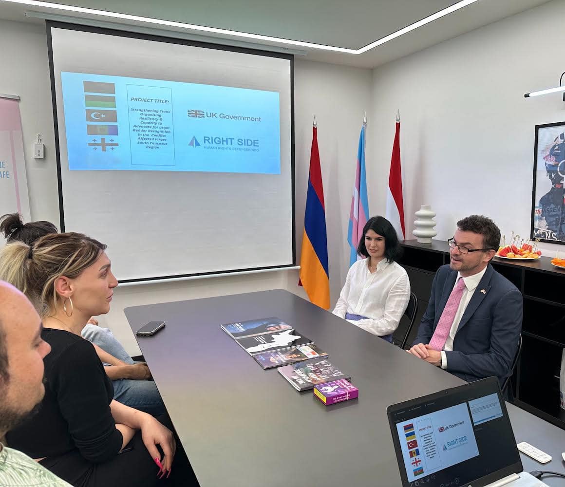 It was an honor for Right Side NGO to host UK Ambassador @JohnGallagherUK and Political Officer Mariam Baghdasaryan in our office and community safe space and provide insight into the ongoing project supported by @FCDOGovUK. 
@UKinArmenia @GOVUK