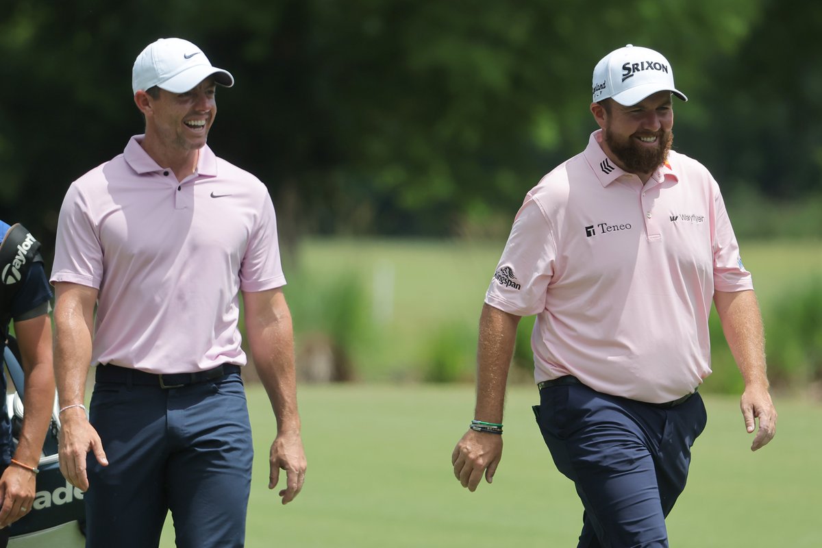 Laughing their way to an 11 under par opening round 😁