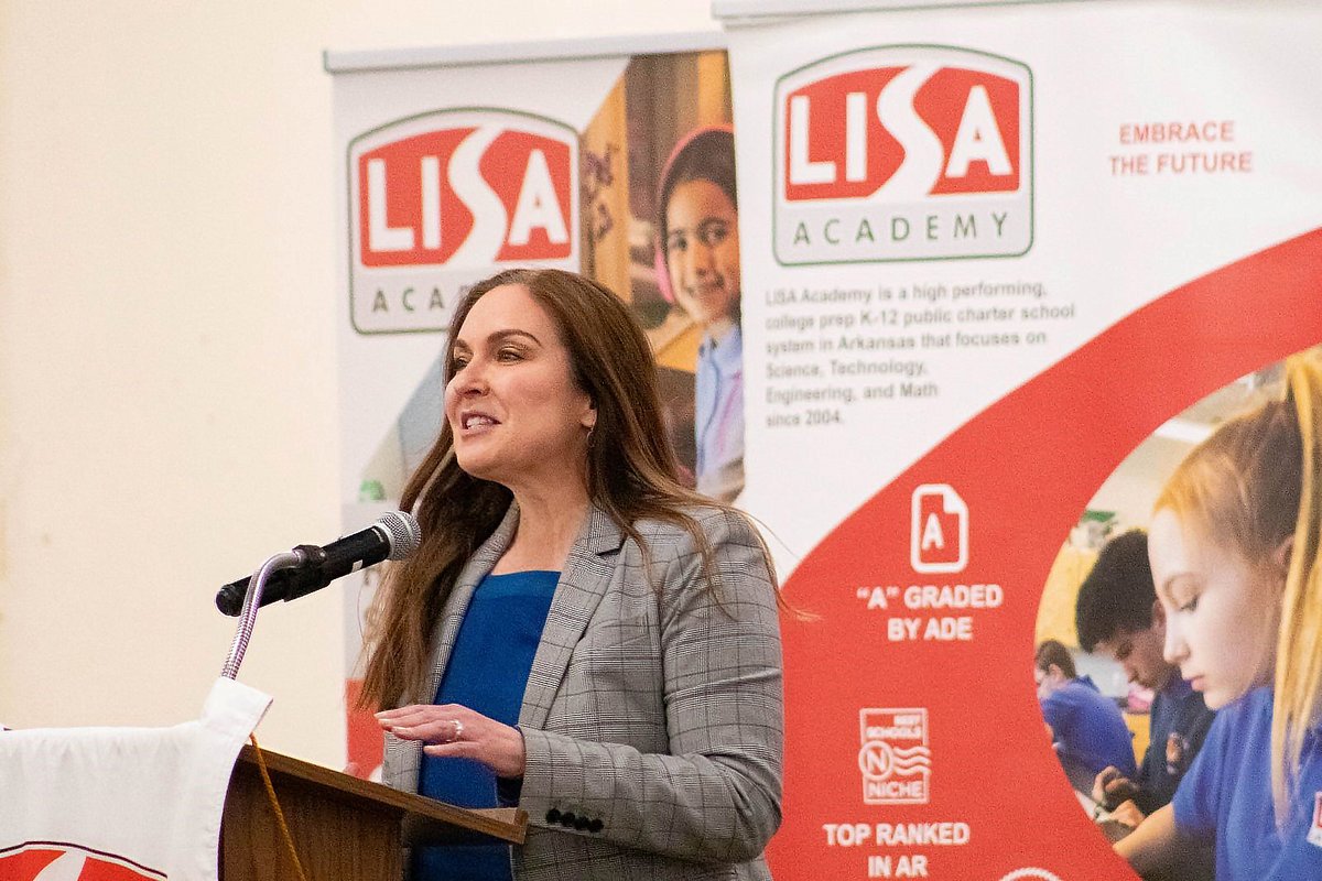 In March, #FBI Little Rock SAC Alicia Corder spoke at the 2024 LISA Academy Stem Festival. SAC Corder spoke about the importance of #STEM & how it is vital to the FBI's ability to meet our mission. For info on STEM careers at the FBI, visit fbijobs.gov/STEM.