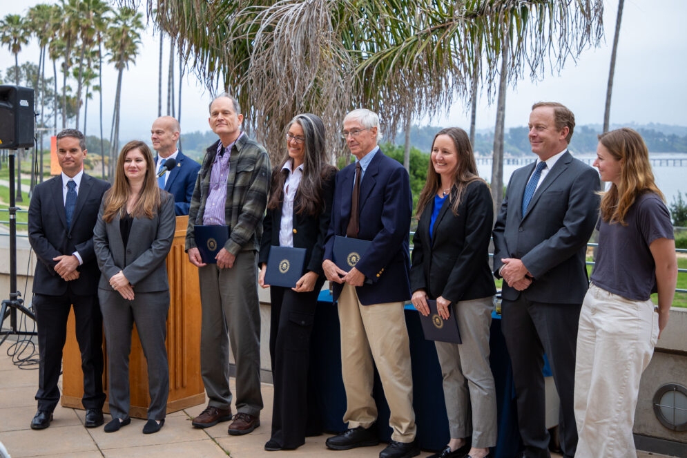 The FBI recognized #scientists from @BOEM @USGS & @UCSantaBarbara for their considerable assistance while investigating the 2021 discharge of approximately 25,000 gallons of crude oil in Huntington Beach, CA. Read about the case & their contributions here: ow.ly/YyG850RoCaM