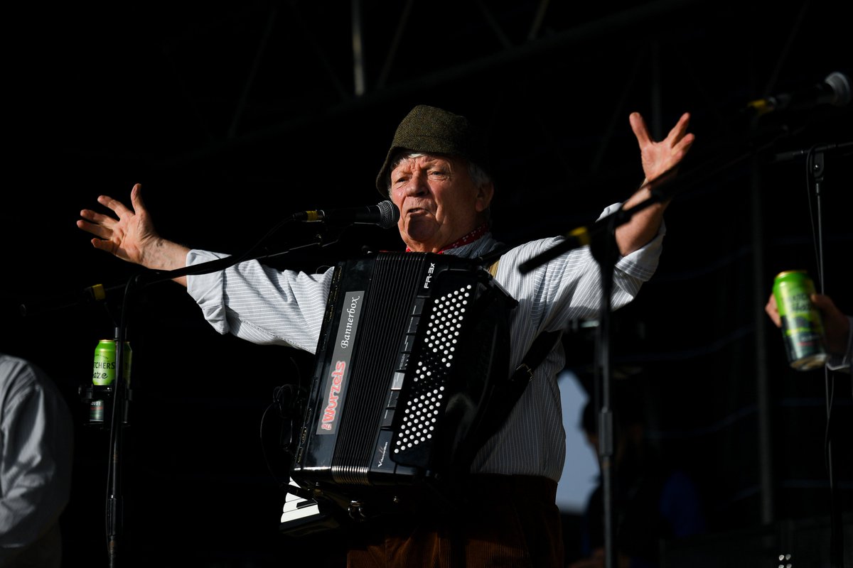 Last time @TheWurzels were in town... 🎶