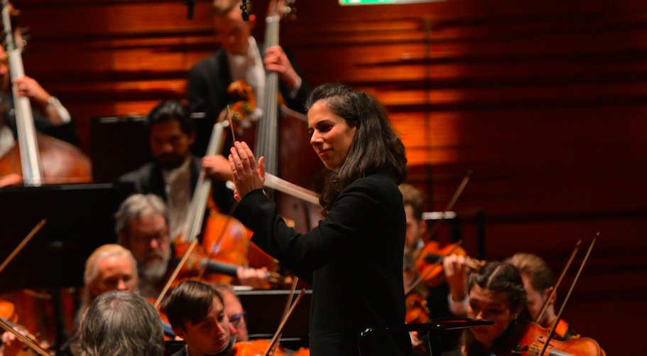 operalastnight's tweet image. In the last five weeks, orchestras on either side of the Øresund Bridge have played Elgar’s symphonies. 

How should we sing an English song, in a strange land? thenorthernsilence.net/elgar-on-the-o… #elgar @elgarsocietyweb