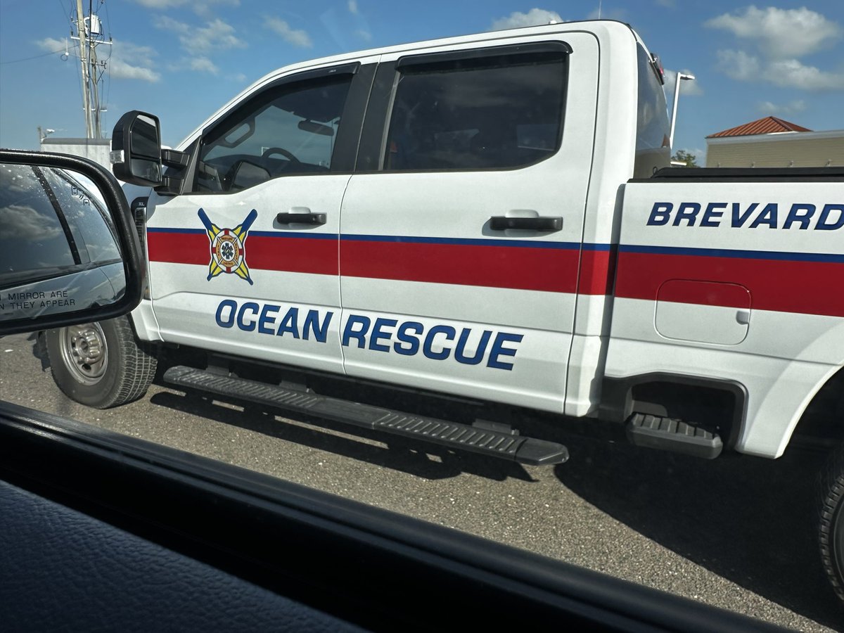 driving through my old stomping grounds and saw this ocean rescue truck