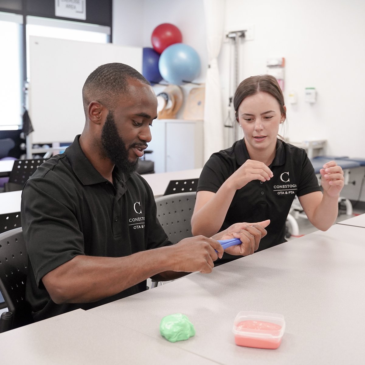 Want to make a real impact in healthcare? Our Occupational Therapist Assistant & Physiotherapist Assistant program will equip you with hands-on skills to truly change lives: conestogac.on.ca/fulltime/occup… – #occupationaltherapy #physiotherapy #college #conestogacollege #thinkconestoga