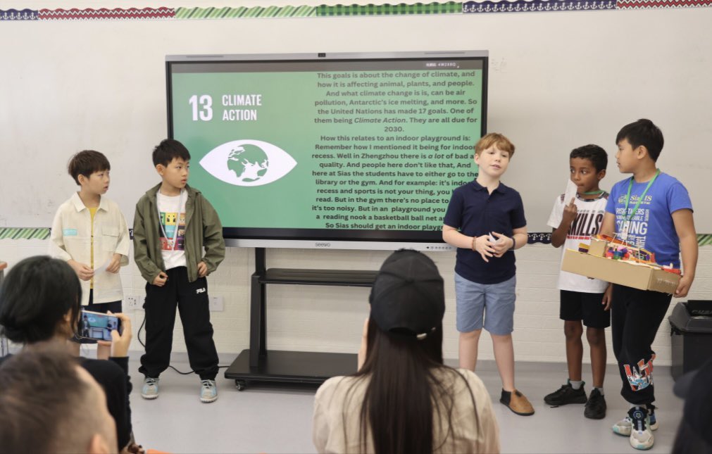 NicoleDorn9's tweet image. The G3 students did an excellent job using research ๐ง and communication ๐๐ฃ๏ธ skills for their Genius Hour project as they advocated for sustainability at #SiasIS
#PYP