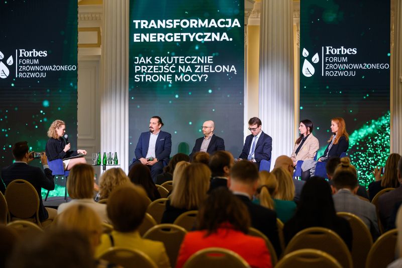 🟢18.04.2024 r. @RJeszke, szef CAKE uczestniczył w Forum Zrównoważonego Rozwoju organizowanym przez @ForbesPolska w panelu pt. '#Transformacja #energetyczna. Jak skutecznie przejść na zieloną stronę mocy'. Dziękujemy za zaproszenie @m_krukowska i ważną dyskusję. #LIFEVIIEW2050