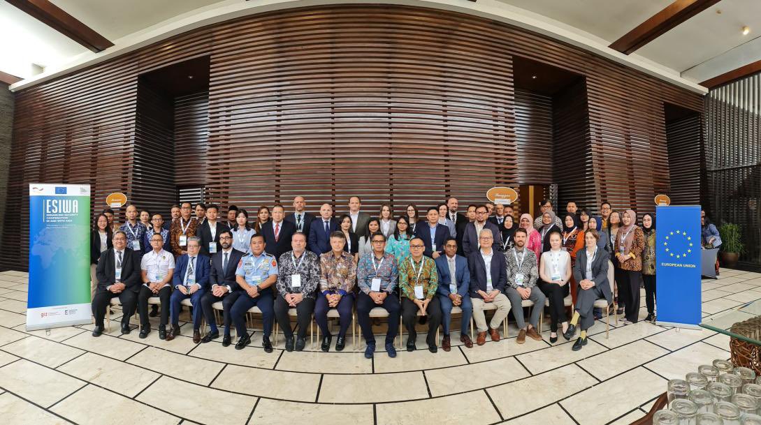 The EU Delegation, @BNPTRI & @ESIWA_EU organised a 2-day regional seminar in Bogor to take stock of developments & outline priorities for tackling terrorism & violent extremism in Southeast Asia. 60 participants from EU & the Indo-Pacific attended. More: europa.eu/!M6KTxD