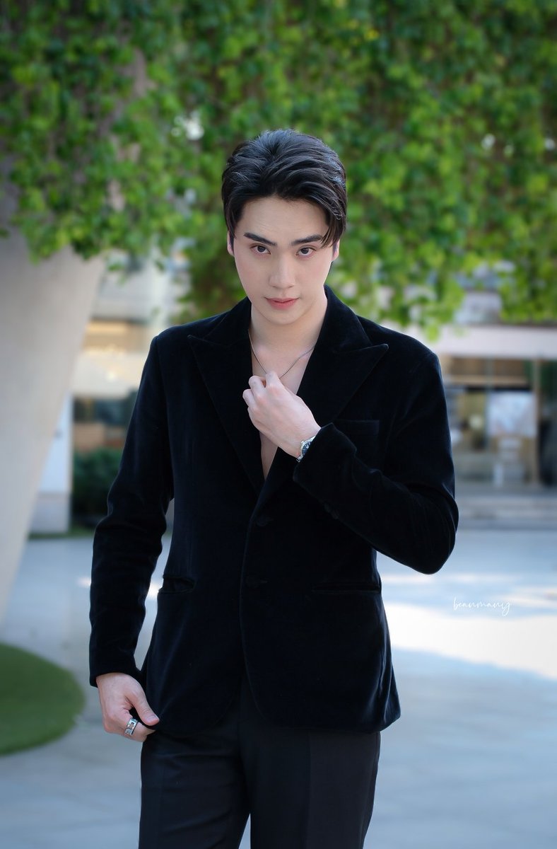 All black but so hot 🔥😍 
#TEeThanapon 
#ตี๋ธนพล
#TEeJarujiWorld 
#THEWORLDSHIGHESTAWARDS2024