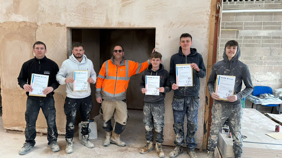 Train4All's tweet photo. Congratulations to our latest cohort who have completed their @britishgypsum Site Skimming course, some of which are have now progressed onto plastering apprenticeships. π Keep us posted with your progress in industry! π
#Train4All #T4ASomerton #BritishGypsum #SiteSkimming https://t.co/hnf6V9B8Ml