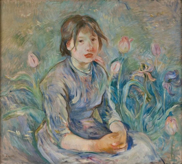 #RiflessioniDiPrimavera #VentagliDiParole Dopo la pioggia la terra è un frutto appena sbucciato. Il fiato del fieno bagnato è più acre – ma ride il sole bianco sui prati di marzo a una fanciulla che apre la finestra. Caproni Berthe Morisot Giovane contadina tra i tulipani 1890