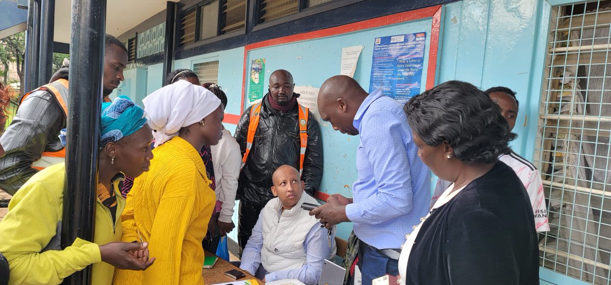 Voting in progress at Kileleshwa primary school,Dagoretti North.

#UDAgrassrootspoll