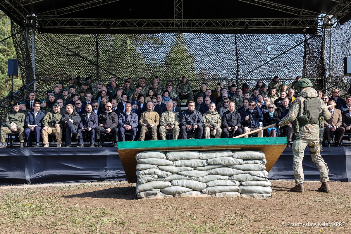 Ćwiczenia #BraveGriffin to element cyklu szkoleniowego NATO #SteadfastDefender. Bierze w nich udział 1,5 tys. żołnierzy i niemal 200 jednostek sprzętu wojskowego. 🤝 Wspólnie z polskimi i litewskimi żołnierzami ćwiczą nasi sojusznicy z USA i Portugalii. Manewry obserwują dziś…