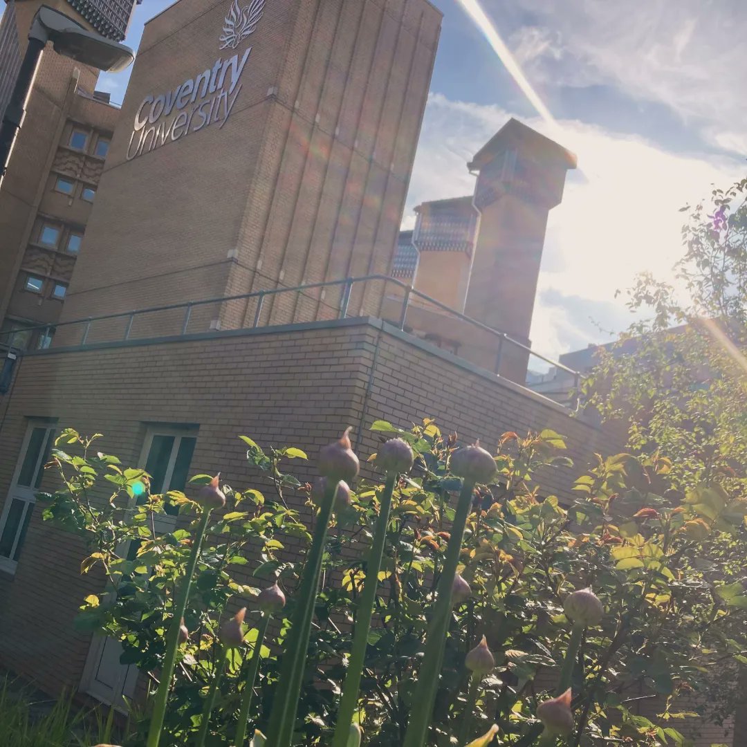 It's a lovely sunny morning and we're enjoying the flowers and greenery around the library! 💚☀️🌳🌺 @covunigrounds do an amazing job of making campus look beautiful 😍 #librarygardens #lanchesterlibrary #covunilibrary #covuni #coventryuniversity