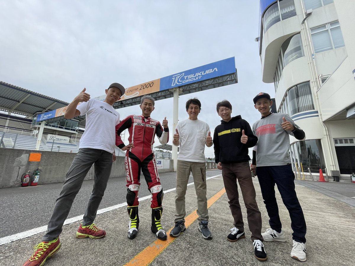 フェニックス走行会🏁たっぷり2時間走れます👍インストラクターは皆さんの安全に走行できるよう常に目配り👀