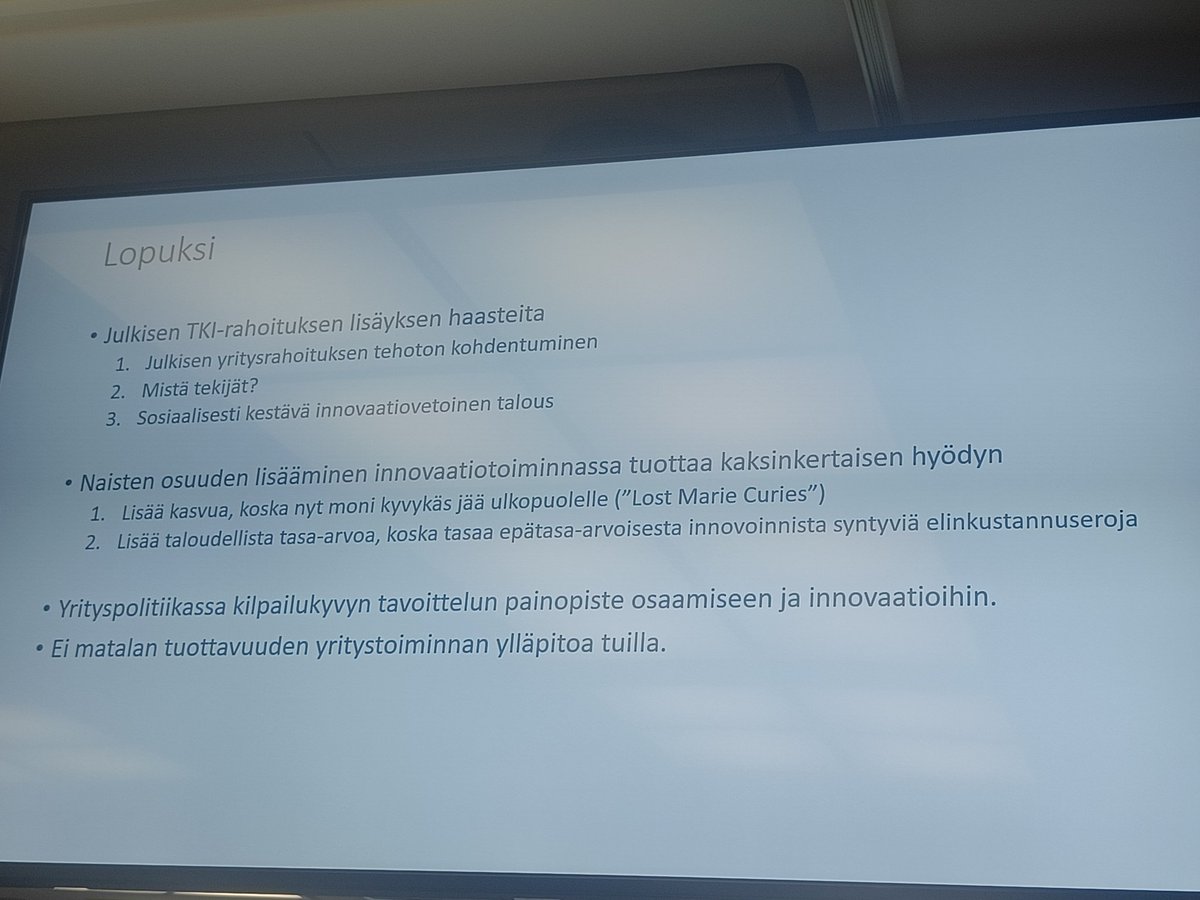 Naisten osuuden kasvattamista innovaatiotoiminnassa tulee kasvattaa, sillä se lisää taloudellista tasa-arvoa, synnyttää uudenlaisia innovaatioita ja tuo uusia kykyjä innovaatiotoiminnan käyttöön, toteaa johtava tutkija Elias Einiö @vatt_tutkimus #tasaarvo #TKI #innovaatiot