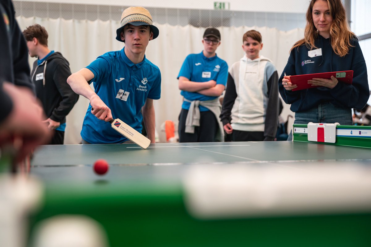 Today we have the last table cricket regional final in 📍@DerbyshireCCC. We will be seeing teams from @CricketDerbys @LincsCricket @leicsccc @cricketnotts 🏏 Who will take the last spot at Lord's? 👀 Good luck all 🙌