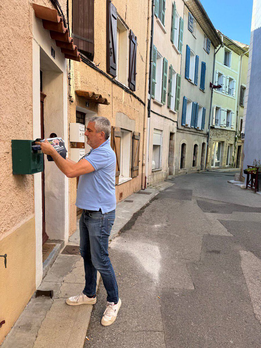 FrankGiletti's tweet photo. Tractage à #Garéoult et #Signes, puis collage à #Pierrefeu-du-Var, #Puget-Ville et #Cuers. Un beau circuit parcouru au sein de la 6e circonscription du Var en direction des élections européennes avec @J_Bardella ! #VivementLe9Juin https://t.co/Ya4EGVG63H