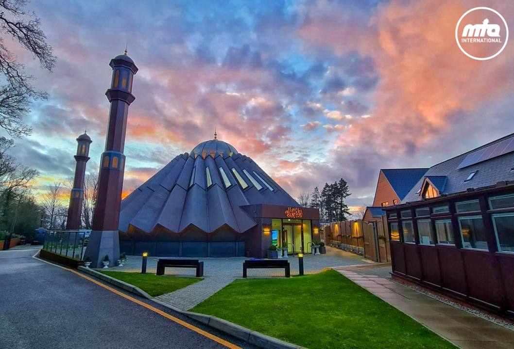 Tune in today from 12:00GMT/13:00BST for the LIVE Friday Sermon delivered by His Holiness, Hazrat Mirza Masroor Ahmad (aba) from Mubarak Mosque, Islamabad. mta.tv/live #FridaySermon #MTAi