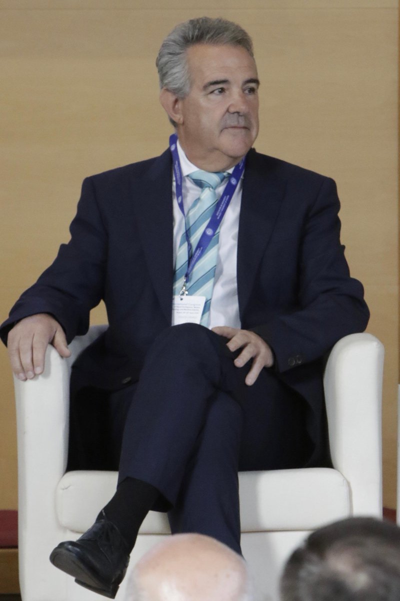 ingnaval's tweet photo. 🗣️José María Torre Martínez, director flota de #Ibaizabal: "Es un momento de oportunidad. El transporte marítimo es responsables del 3% de las emisiones, somos el transporte más eficiente y ahora podemos demostrar que podemos hacer una transición energética adecuada". #63CIIN https://t.co/tnlPlaBDoF