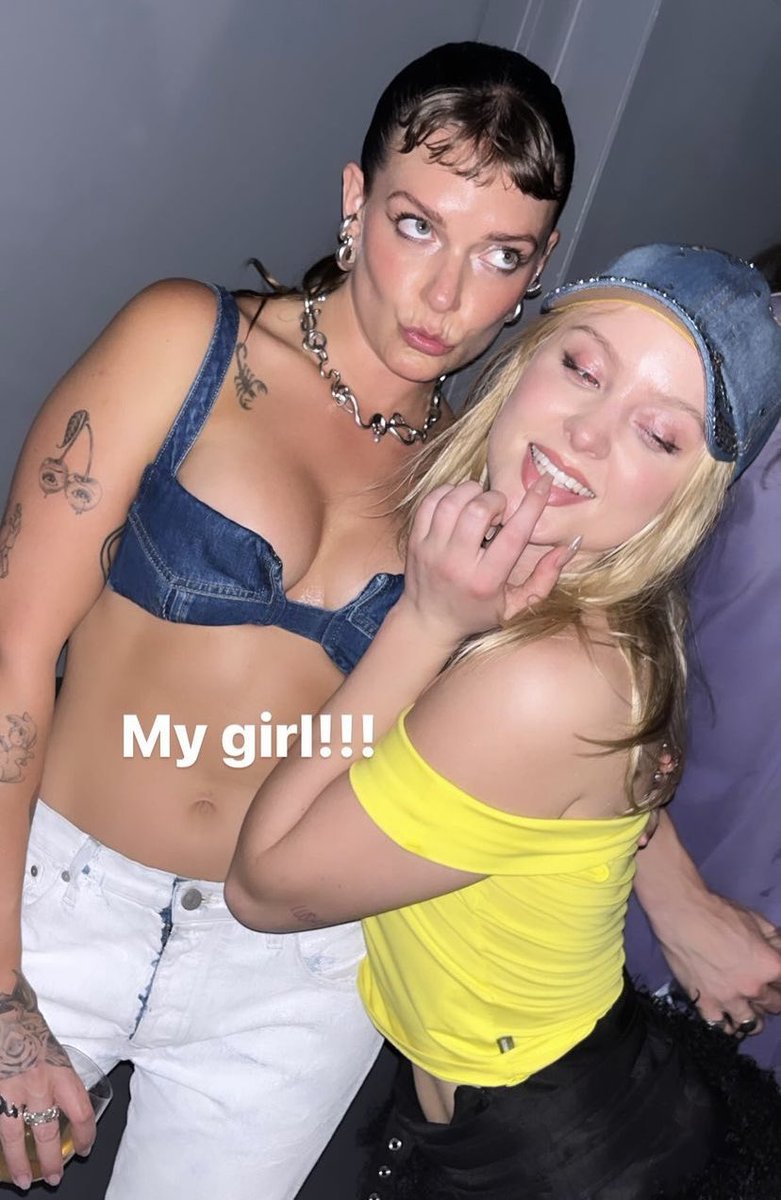 📸 | @zaralarsson and @ToveLo look amazing in new photo together. 💛