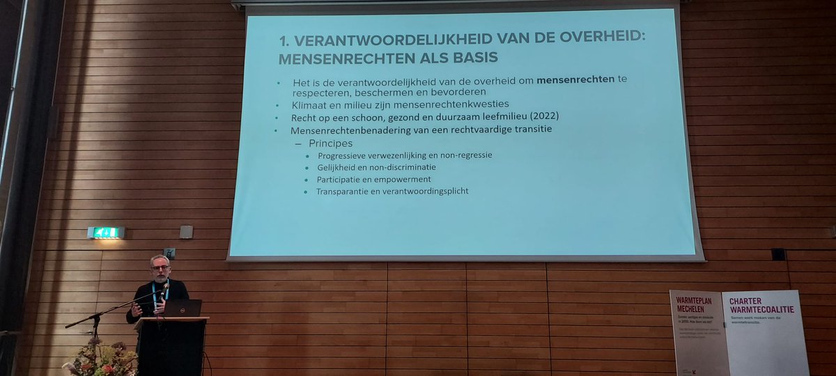 🗣️Vandaag geeft @Daviddevaal van #Steunpunt #Armoedebestrijding een keynote op het #Klimaatcongres van @StadMechelen met nadruk op #ongelijkheden waarmee mensen in armoede te maken hebben als gevolg van #klimaatverandering 📖👉 armoedebestrijding.be/wp-content/upl…