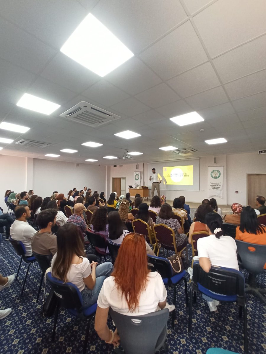 Mersin Üniversitesi Eğitim Fakültesi PDR Bölümünden  Arş.Görv. Psk. Danışman Ali Ammar KURT Yakın İlişkilere Okul Perspektifinden  Bir Bakış sunumuyla  misafir konuşmacımız oldu.<a href="/fazilet_durmus/">Fazilet Öğretmen 🇹🇷</a> <a href="/hasantpl01/">HASAN TOPAL</a> <a href="/MersinMEM/">Mersin İl Millî Eğitim Müdürlüğü</a> <a href="/OguzhanTulucu/">Oğuzhan TÜLÜCÜ</a> <a href="/toroslarmem/">Toroslar İlçe Milli Eğitim Müdürlüğü</a> <a href="/Yavuz_3833/">Yavuz Gündüz</a> <a href="/eker_kocak/">Eker koçak</a>