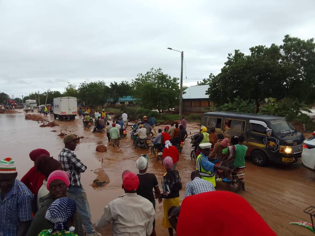 KeNHA advises on the increase of floods at Mororo which has left the state of roads inaccessible.