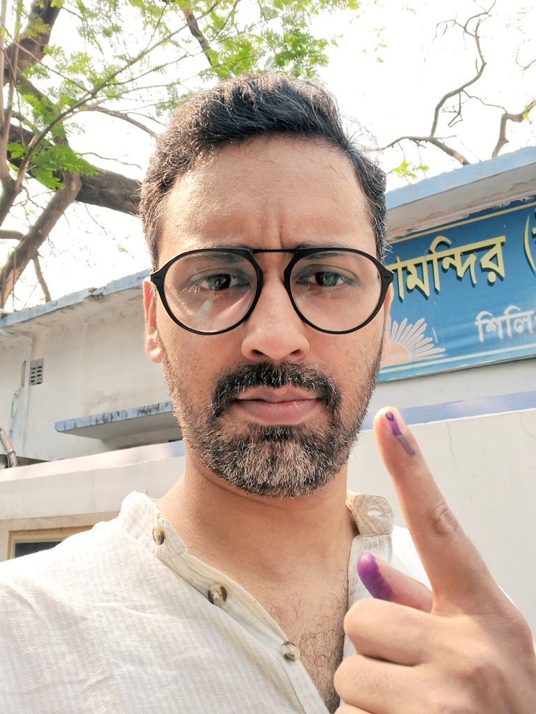 Feeling proud to exercise my right to vote today. Let's make a difference! #election2022 #voteresponsibly 🗳️
#voteforindia🇮🇳 #electionday2024 #tanaybanik_tb #tbQuotes