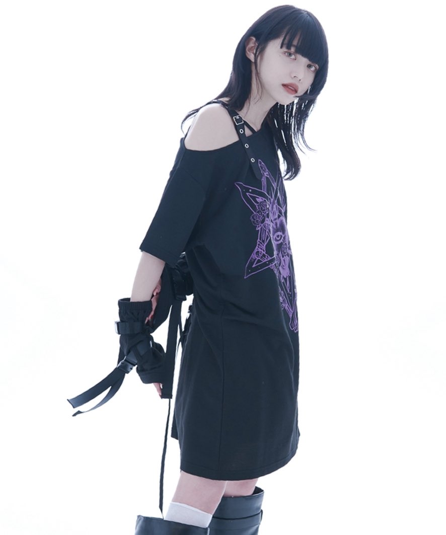 _REFLEM's tweet photo. 👁‍🗨REFLEM(レフレム)
NEW ARRIVAL

アームカバー付きオフショルカットワンピ
¥11,880

4月27日（土）発売。
※札幌、福岡は28日（日）発売
※ ご購入はお一人様2点までとさせていただきます。

#reflem https://t.co/2BE8RZKHJq