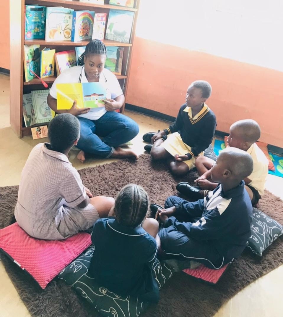 Reading corners create an encouraging and inviting atmosphere for sharing stories with children in your home, pre-school, or reading club. Creating a reading corner like this one from the Uvemvane Lwe-Afrika community centre in Molweni, KZN is easy. Use a cardboard box for a…