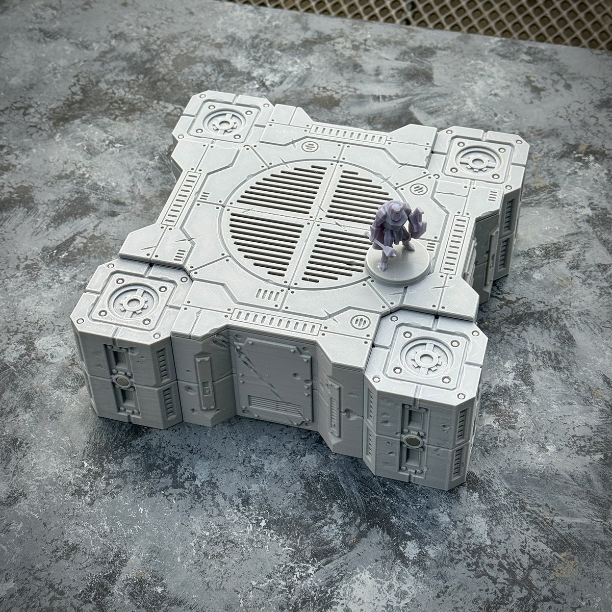 It's Dark Fantastic Friday again!  Today's the last day of the Jagerholm Houses launch week, and the first day of the new Knightmare Stables for Chaos Citadel. We've also updated the models AND cut the price on the Firebase Floors!  darkfantasticmills.com