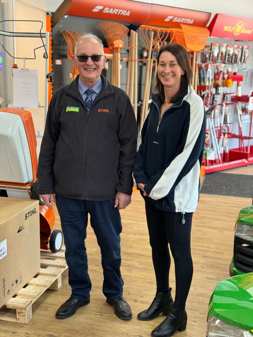 JohnMiller_GM's tweet image. We had a few familiar faces in last Saturday for our open day 😆

Pic 1 - John Miller
Pic 2 - John and daughter Karen
Pic 3 - Wendy and Karen
Pic 4 - John Miller
We're still trying to get a pic of Steve 📸

#JohnMillerLtd #JohnMillerCorshamLtd #ChippenhamBusiness #FamilyBusiness