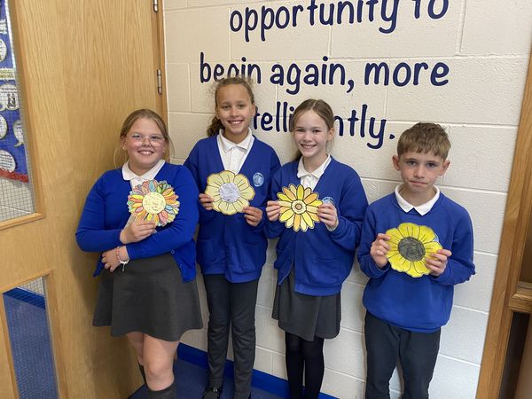 When we put a call our for communities to make flowers for us for a surprise project, little did we know that St Botolph's School, Sleaford would rise to the challenge so quickly. thank you so much to every student for thees beautiful creations.