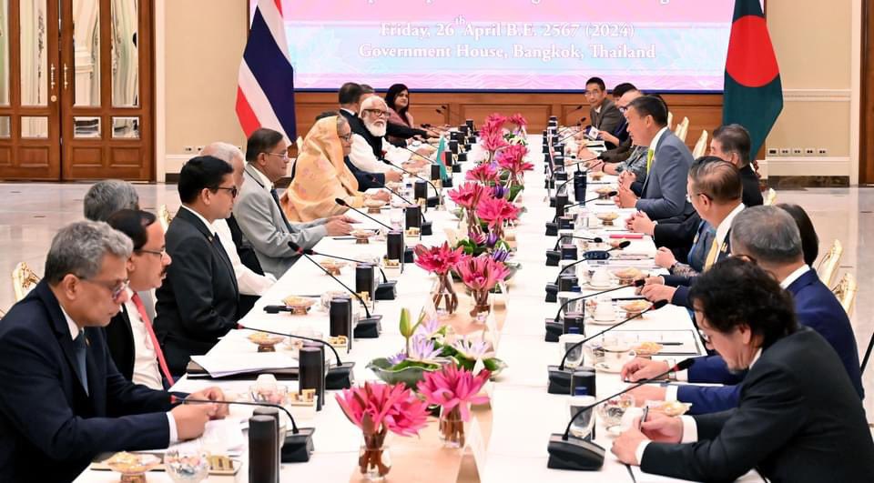 Bangladesh and Thailand have signed five bilateral documents today including an agreement. HPM #SheikhHasina and Thai PM @Thavisin were present during the signings. Earlier, the two leaders held a bilateral meeting at the Thai PM's office. @BDMOFA @DrHasanMahmud62 @MFAThai