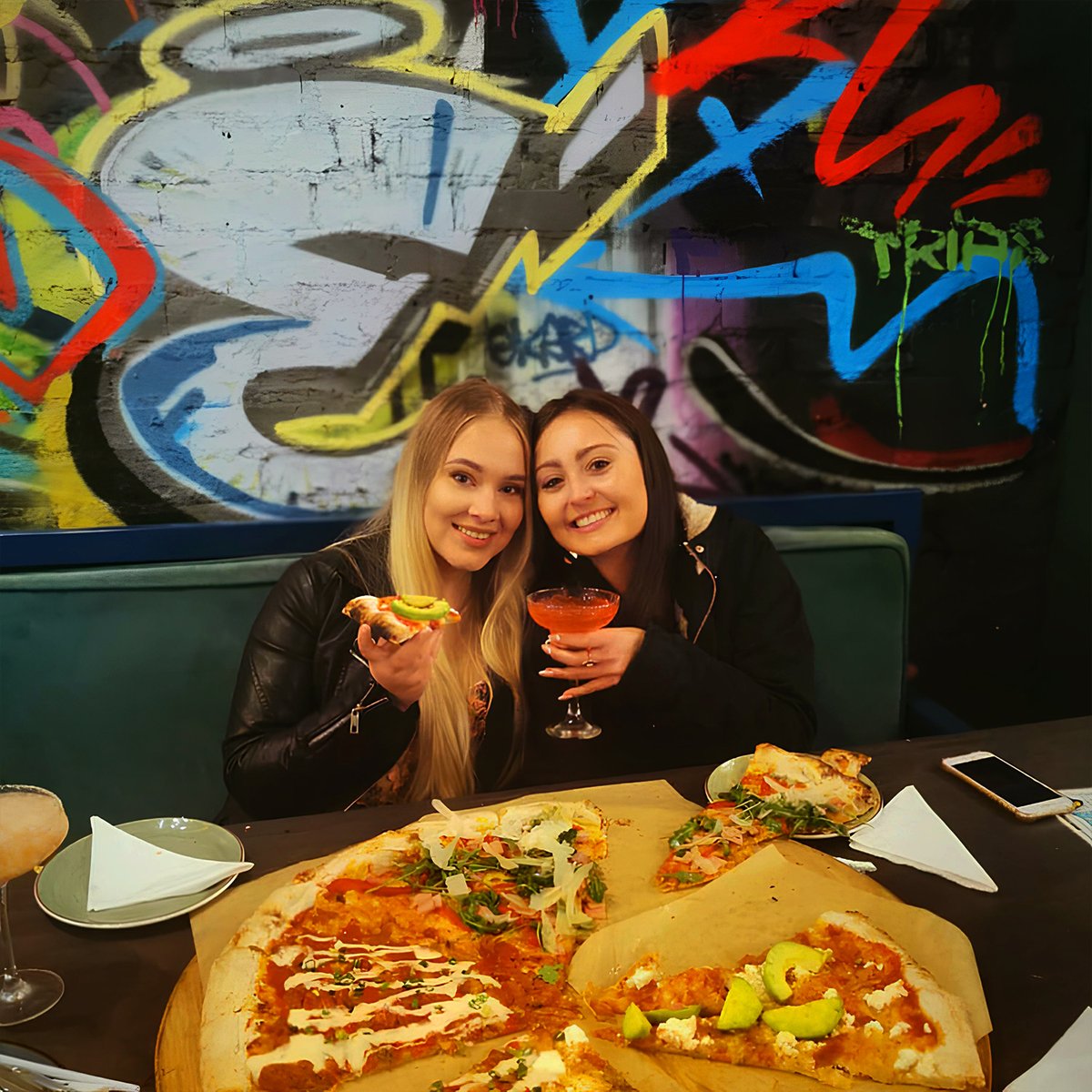 Did somebody say Friday? Start the weekend off the right way, with Smack Pizza! 🍕🍸

#smackmaxxing #Smack #lowingluten #highqualityingredients #pizzalover #stonemilledflour #AuthenticNewYork #Bestcrust #Secretisinthecrust