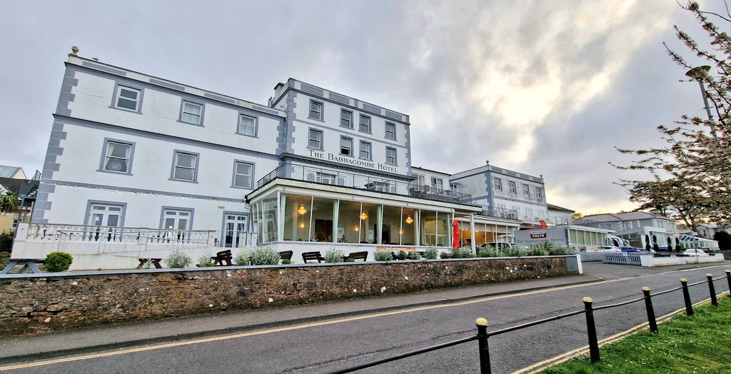 Good Morning all and welcome to that #fridayfeeling 😁
Tonight, my Friday night residency continues, as I entertain guests at The Babbacombe Hotel, Torquay 
#Friday #fridaynight #Entertainment #hotel #music