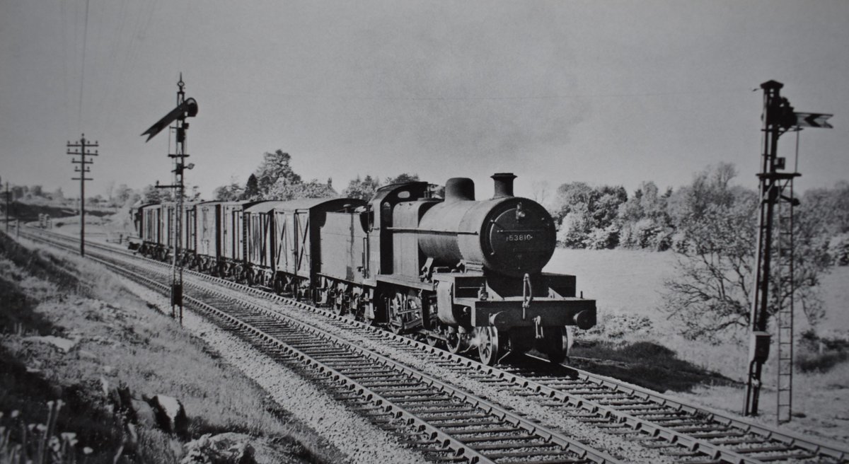 7F 53810 is slowing down on the approach to Binegar with the 3.45pm down goods from #Bath Date: 30th May 1950 📷 Photo by Ivo Peters. #steamlocomotive #1950s #Somerset #BritishRailways